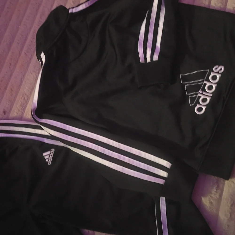 Adidas Kids Black Tracksuit Set Like New - Picture 7 of 8